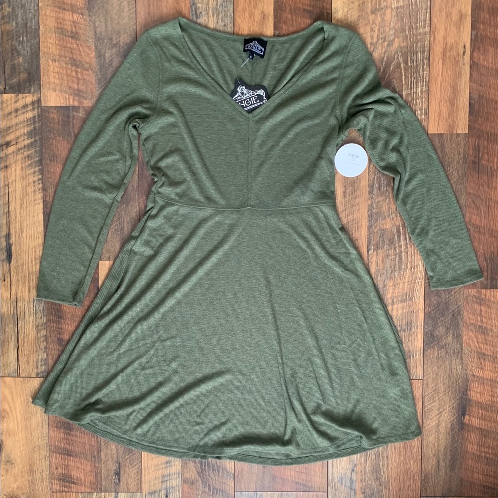 **NWT** Ribbed Mid-Length Dress